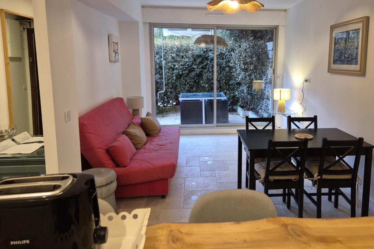 Image 1 of Apartment with terrace in the city center