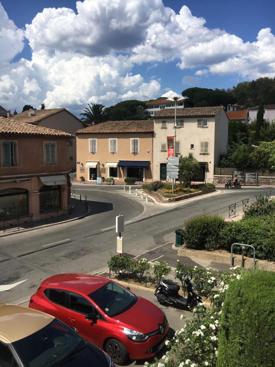 Image 3 of Appartement Place des Lices, Saint-Tropez