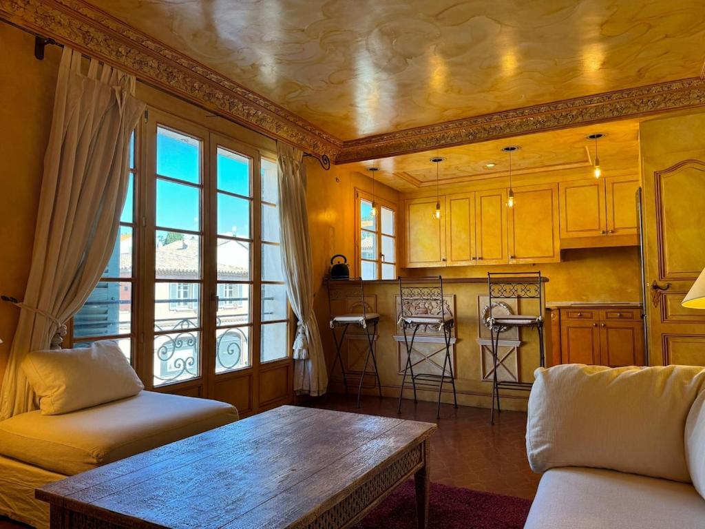 Image of Appartement Place des Lices, Saint-Tropez