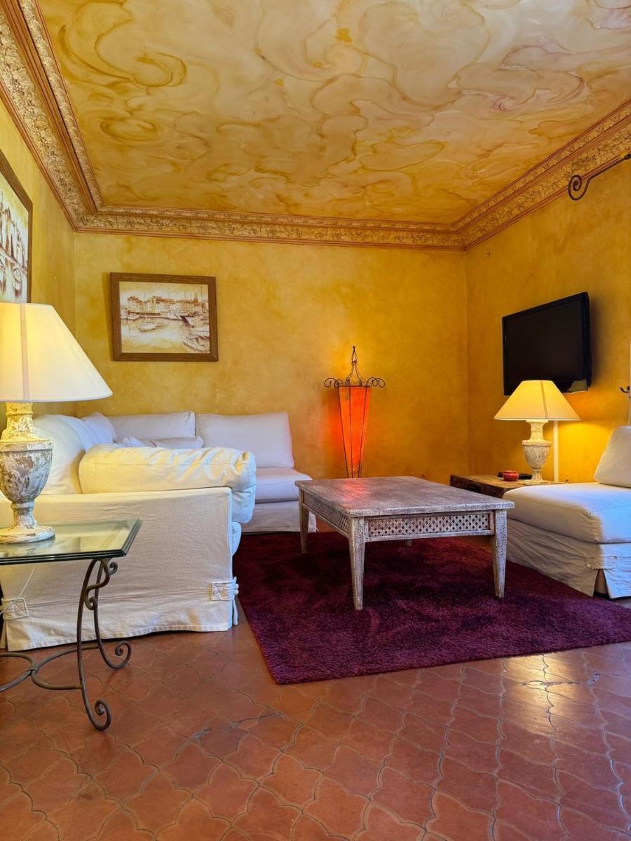 Image 4 of Appartement Place des Lices, Saint-Tropez