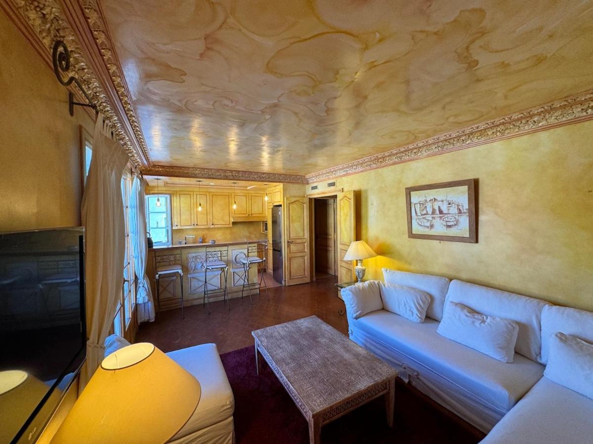 Image 5 of Appartement Place des Lices, Saint-Tropez