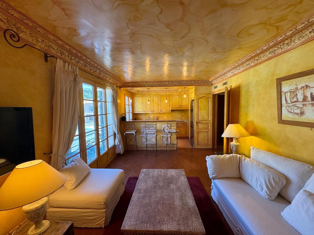 Image 6 of Appartement Place des Lices, Saint-Tropez
