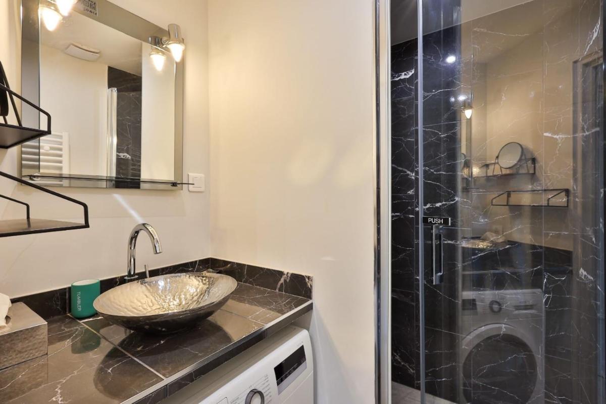 Image 6 of Appartement avec toit terrasse équipé au centre Saint Tropez vue mer