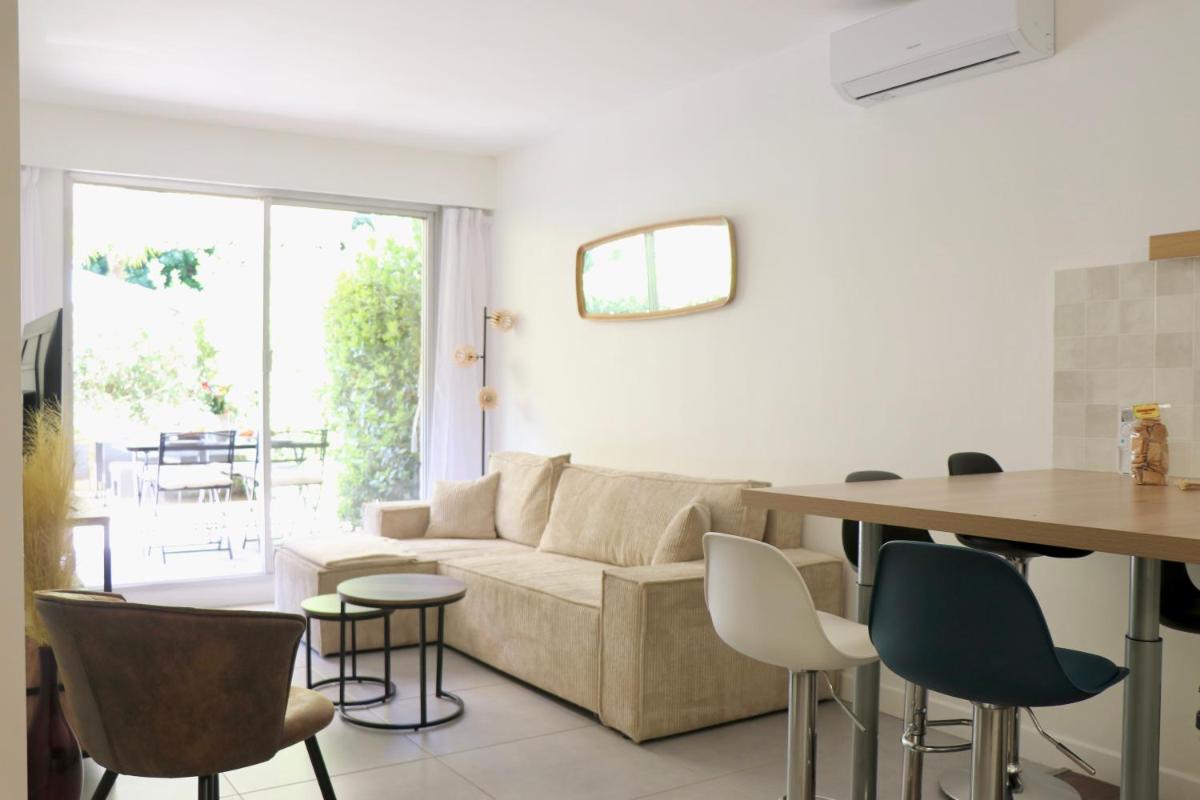 Image 4 of Apt sur 2 niveaux avec terrasse à Saint-Tropez
