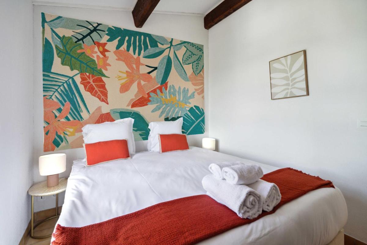 Image 6 of Cazet Cozy – 2BR 6P – Estate with Pool Gassin