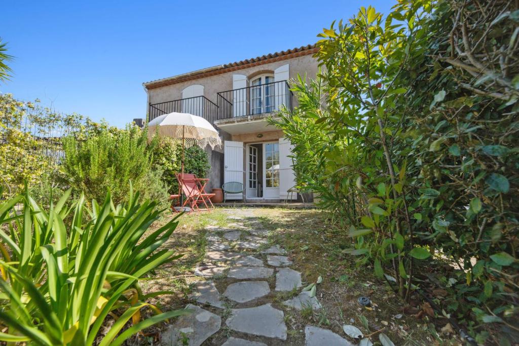 Image of Cazet Cozy – 2BR 6P – Estate with Pool Gassin