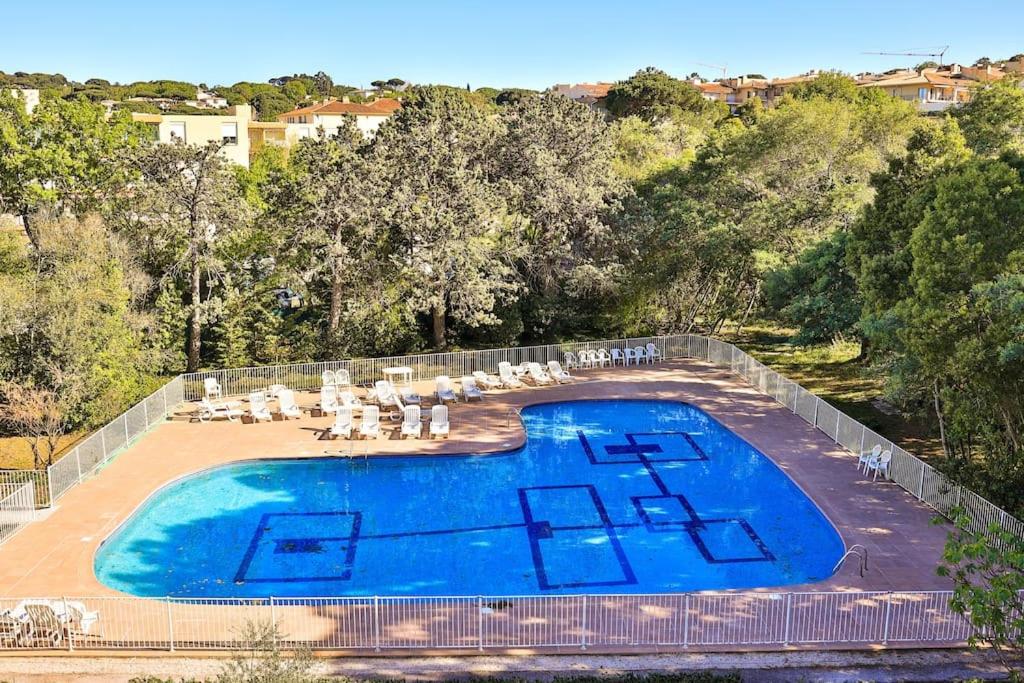 Image 3 of Centre St Tropez – Gd 2 pièces, piscine et parking