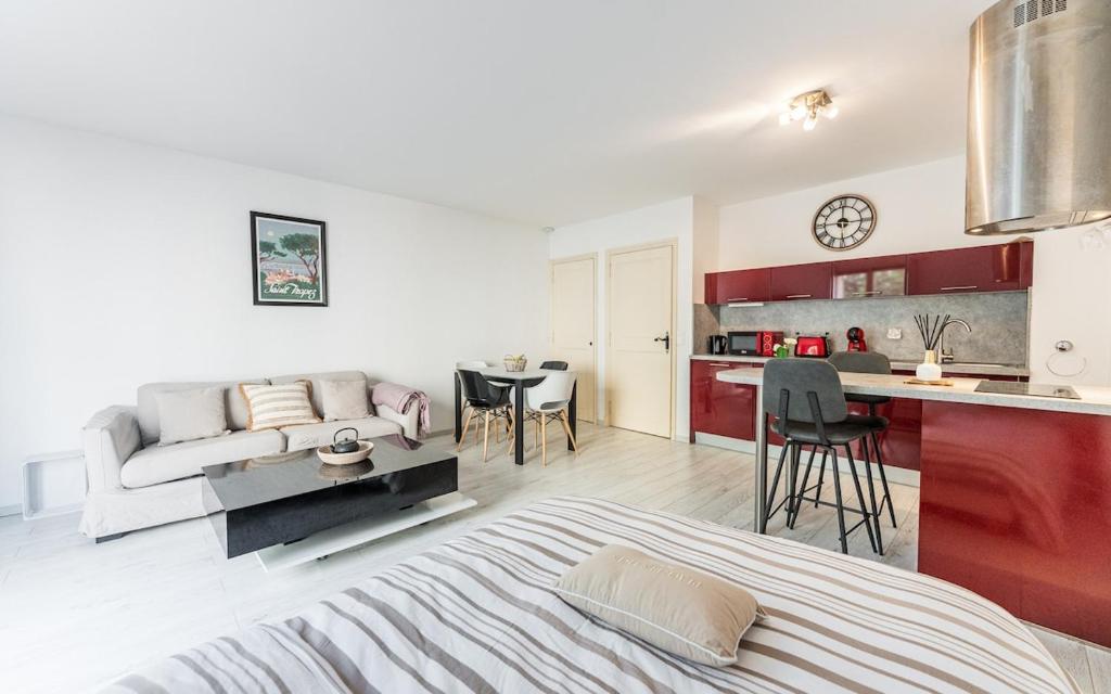 Image of Chic appartement, coeur de Saint Tropez, Place des Lices