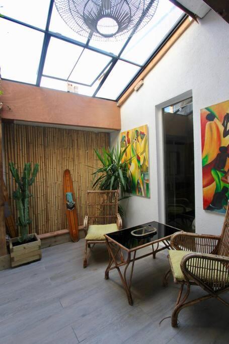 Image 1 of Jolie appartement avec véranda proche de la place des lices