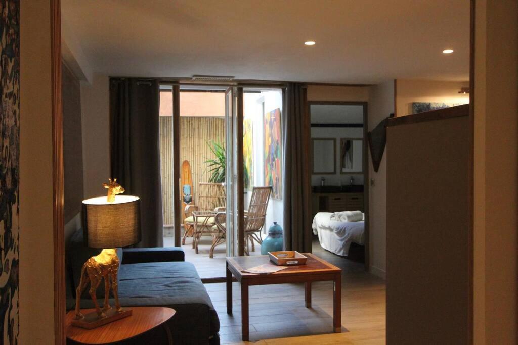 Image 2 of Jolie appartement avec véranda proche de la place des lices