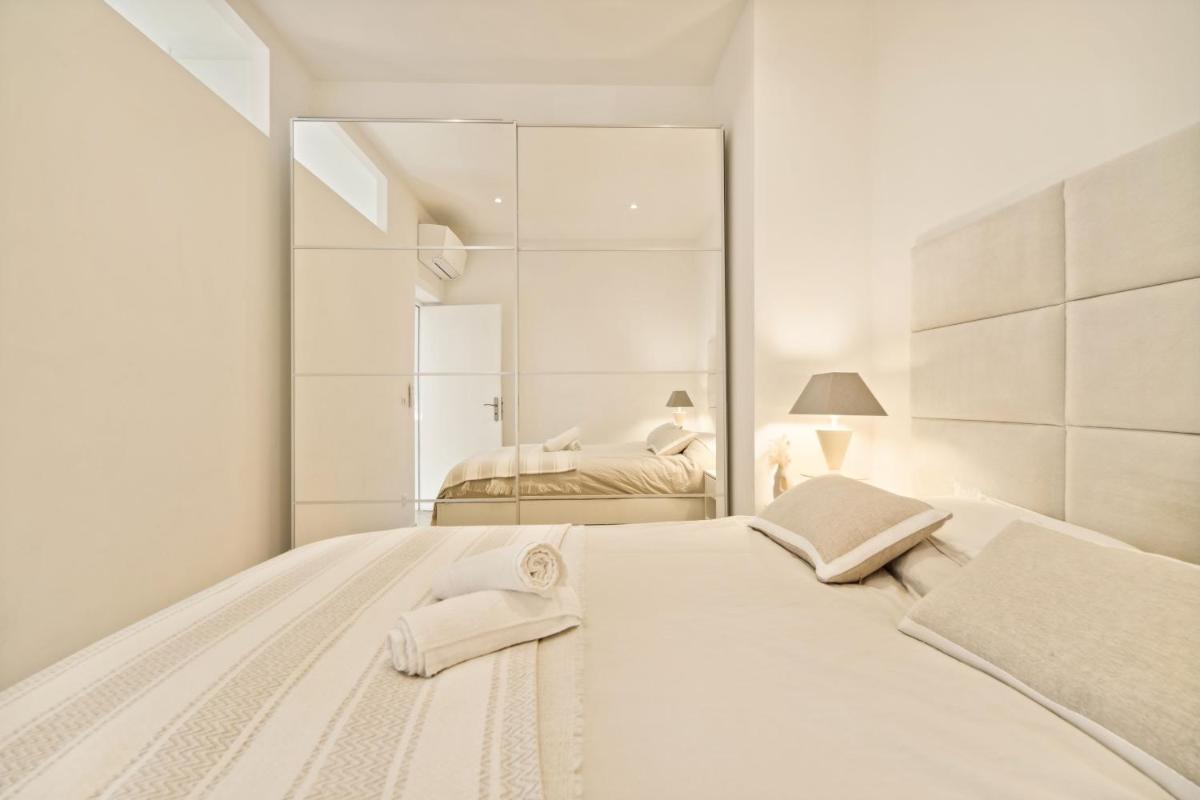 Image 1 of Modern Apartment – 1BD 4P – Center of St Tropez