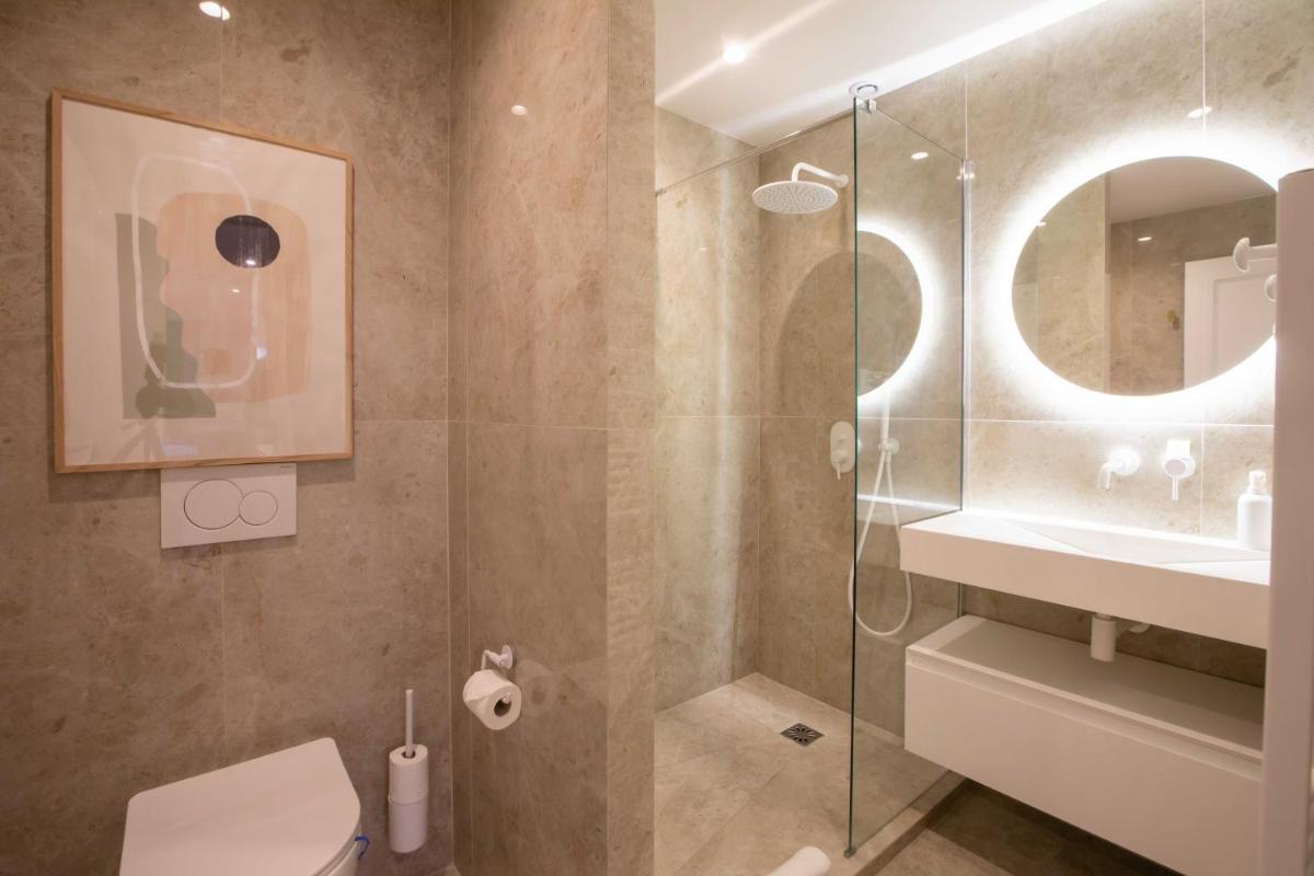 Image 2 of Nice 2 bed flat – Hyper centre St Tropez