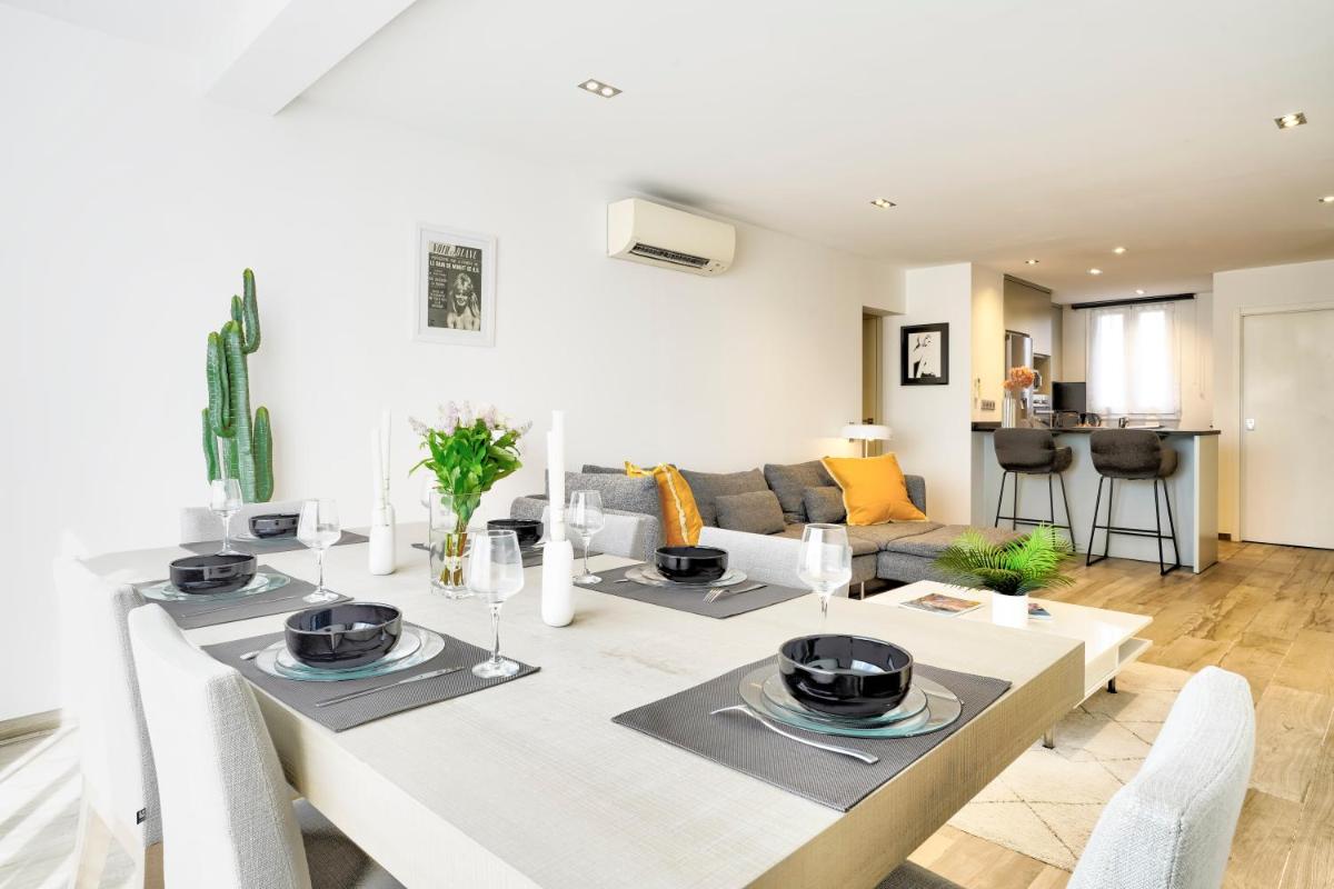 Image 2 of Port Saint Tropez superbe appartement au calme avec parking