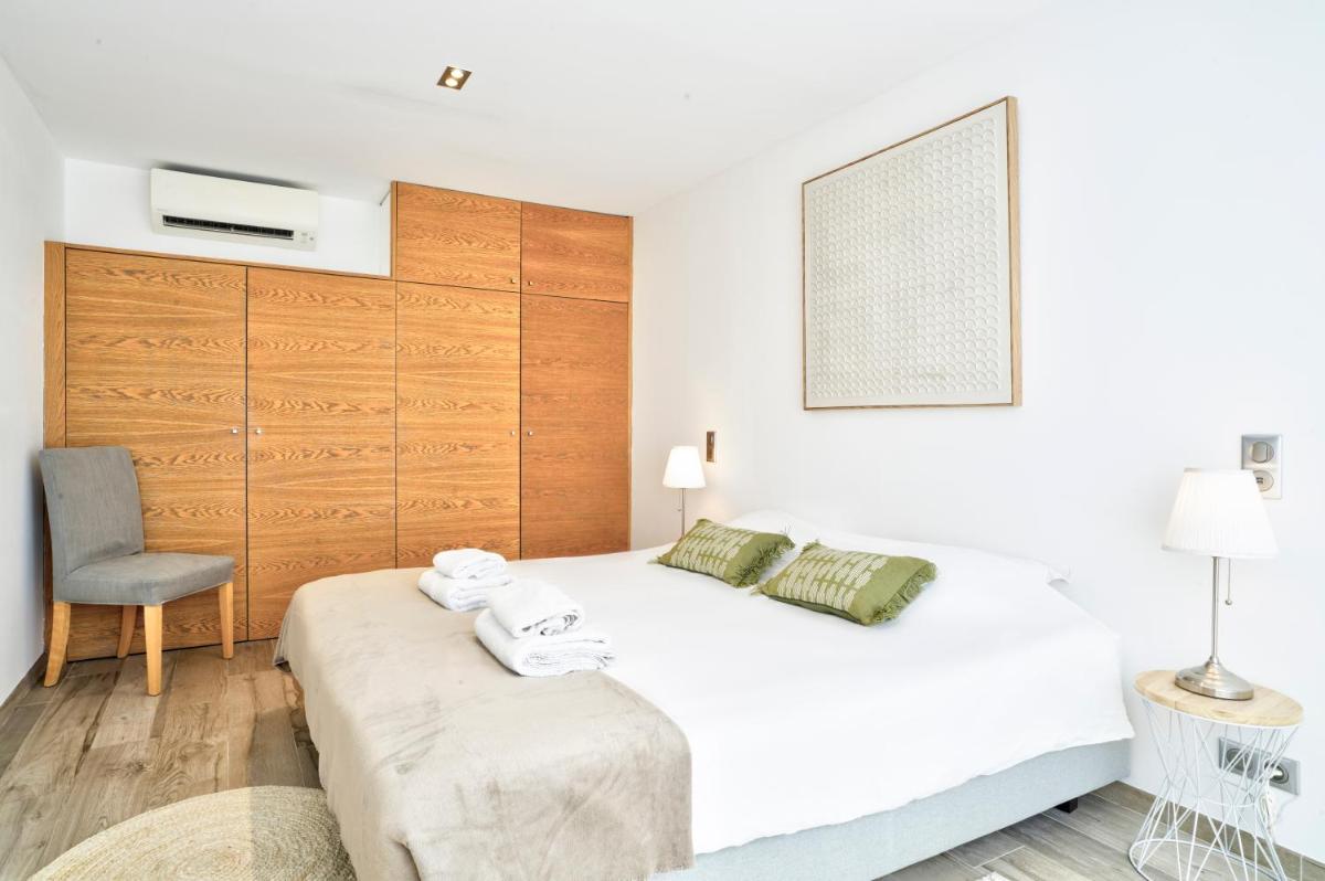 Image 5 of Port Saint Tropez superbe appartement au calme avec parking