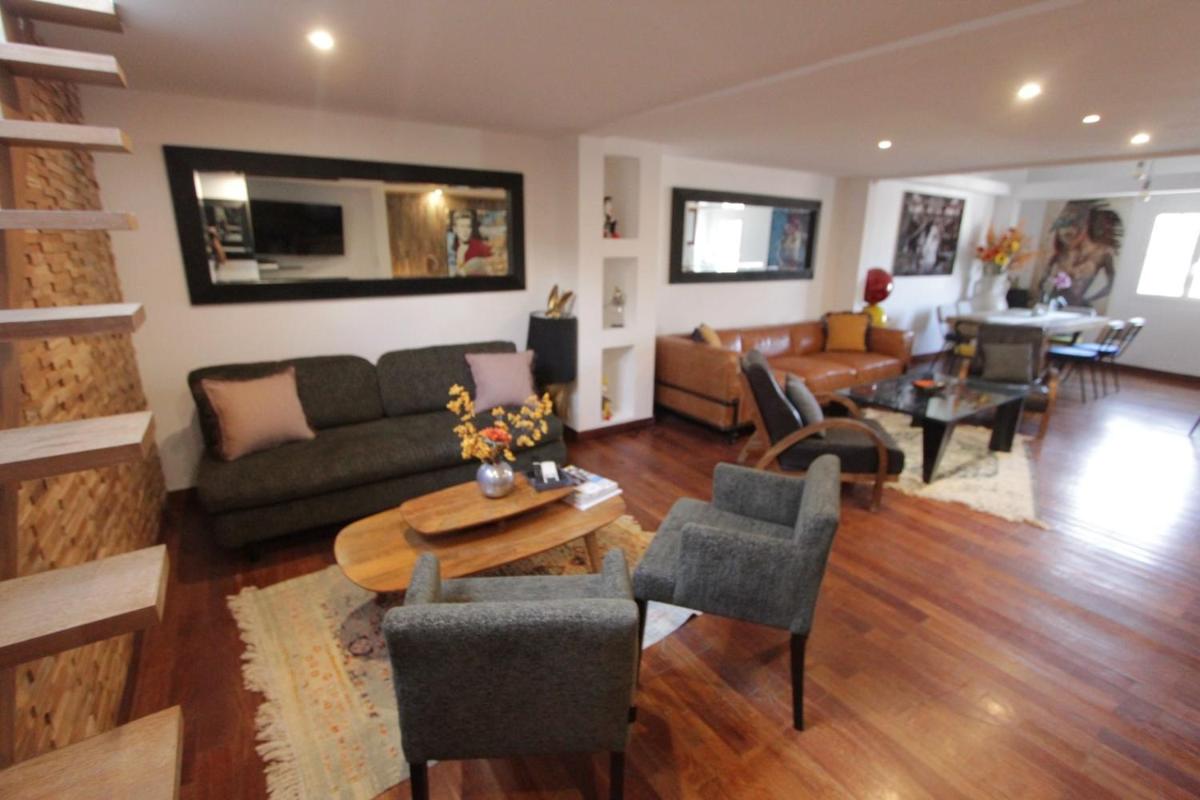Image 6 of Ravissant loft dans le centre de Saint-Tropez