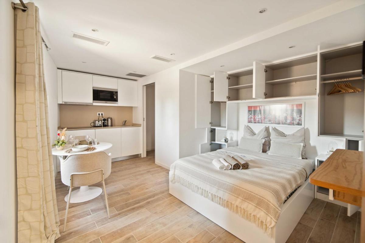 Image 1 of Residence-Allard-Saint-Tropez