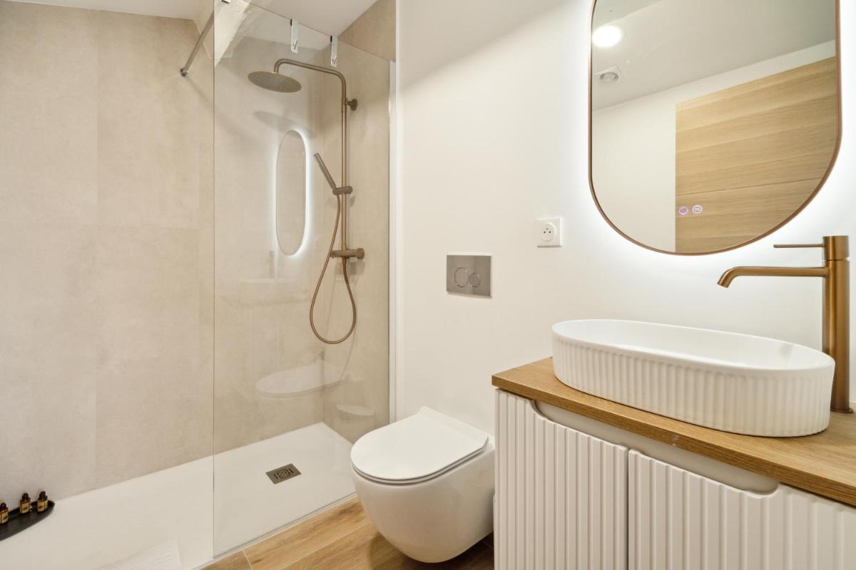 Image 6 of Saint Tropez 104 rue Allard 3e D