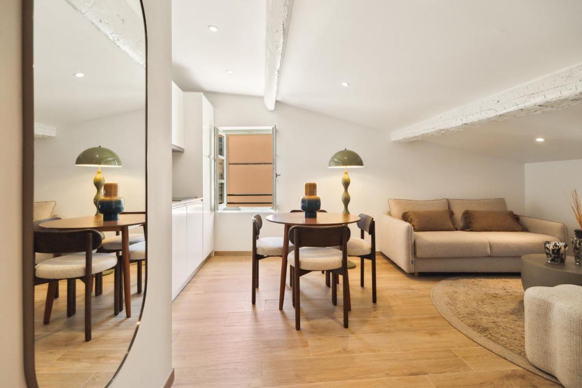 Image 3 of Saint Tropez 104 rue Allard 3e D