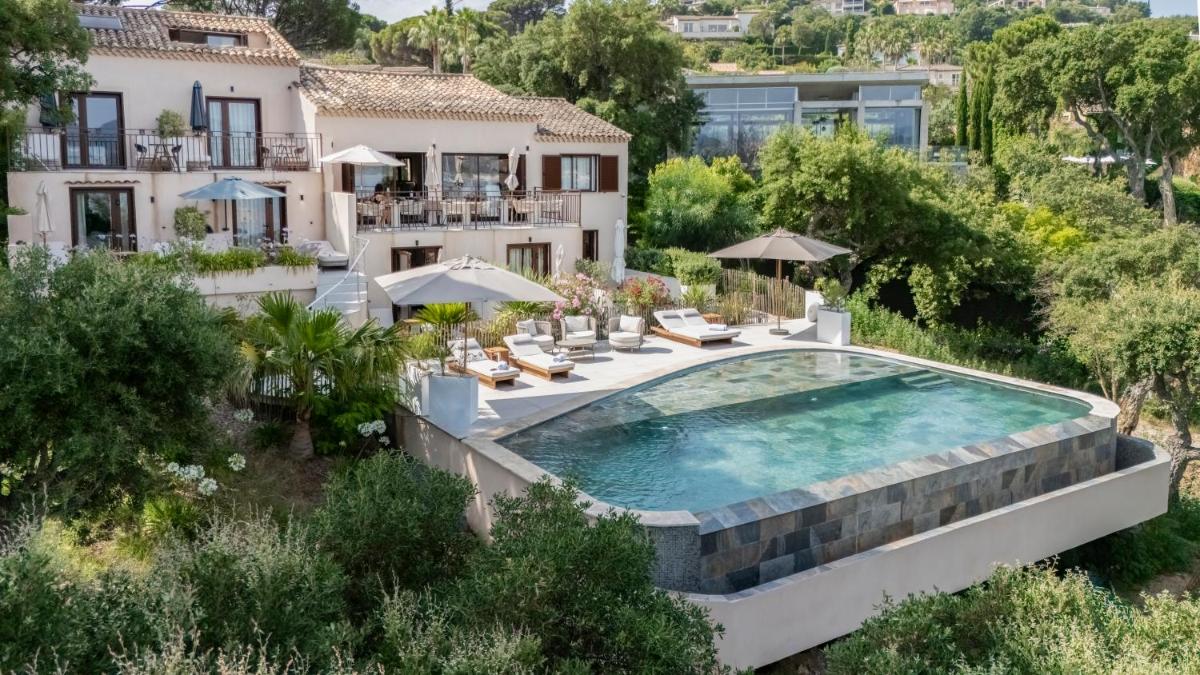 Image 3 of Tinah Saint-Tropez