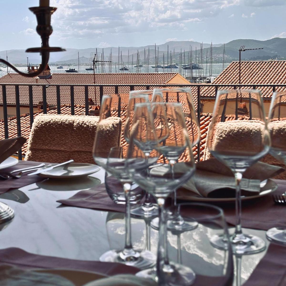 Image 5 of VILLTAK SAINT-TROPEZ by VILLTAK Collection