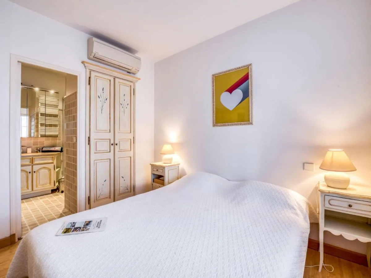 Image 2 of Apartment Boulevard Louis Blanc-1 by Interhome