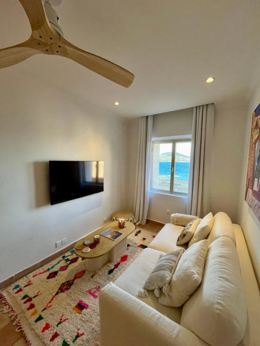 Image 4 of Apartment with SEA VIEW in St Tropez – La Ponche