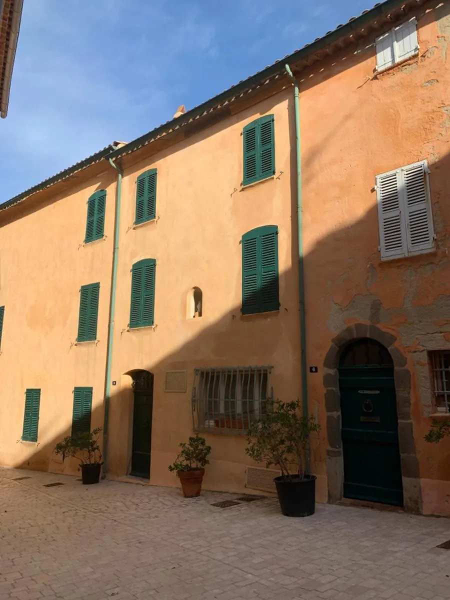 Image 2 of Apartment with SEA VIEW in St Tropez – La Ponche