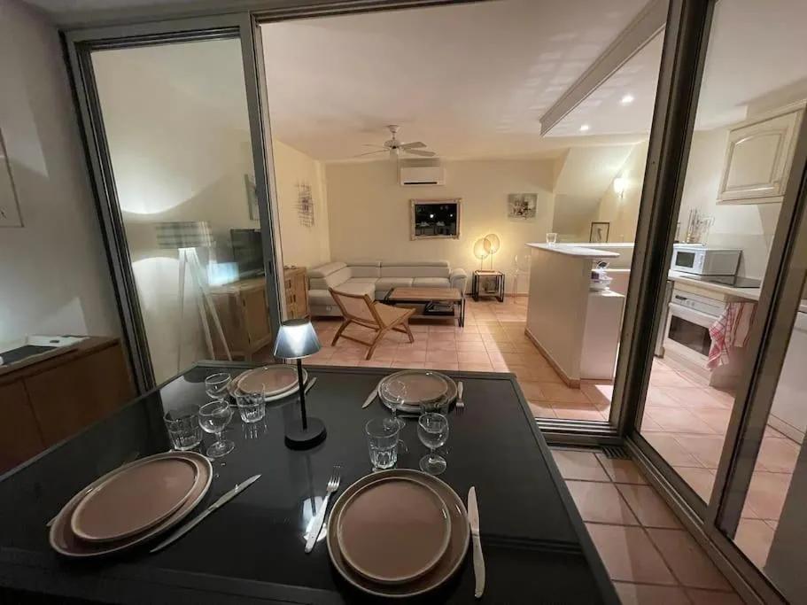 Image 4 of Appartement 60m2 piscine au coeur de Saint-Tropez