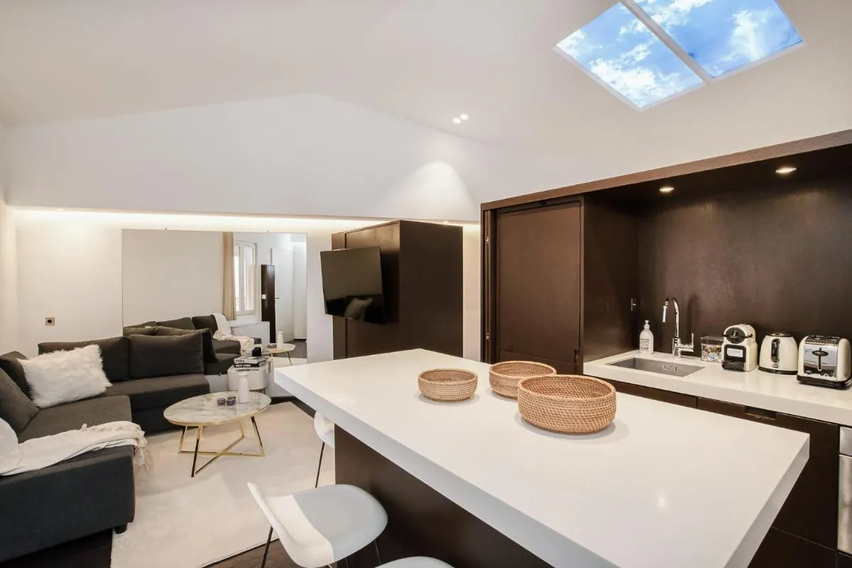 Image 6 of Appartement Place des lices avec Parking