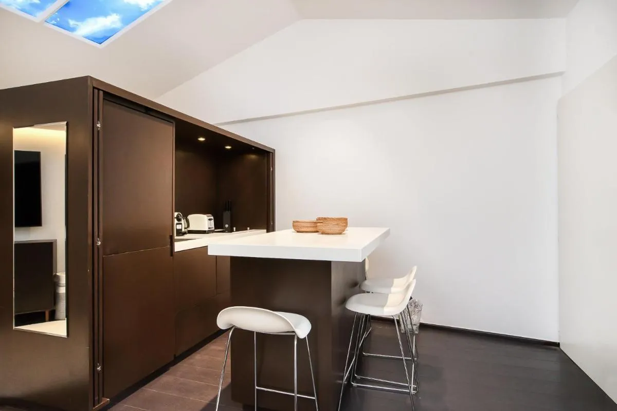 Image 1 of Appartement Place des lices avec Parking