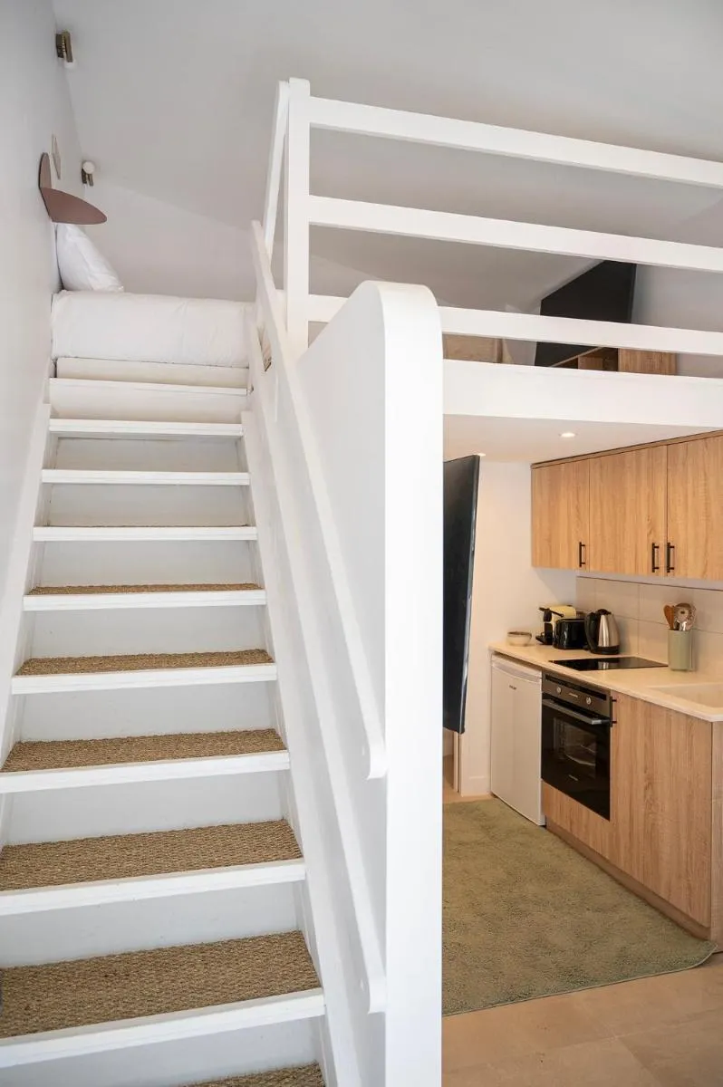 Image 3 of Beau studio rénové dans résidence avec piscine ref C1