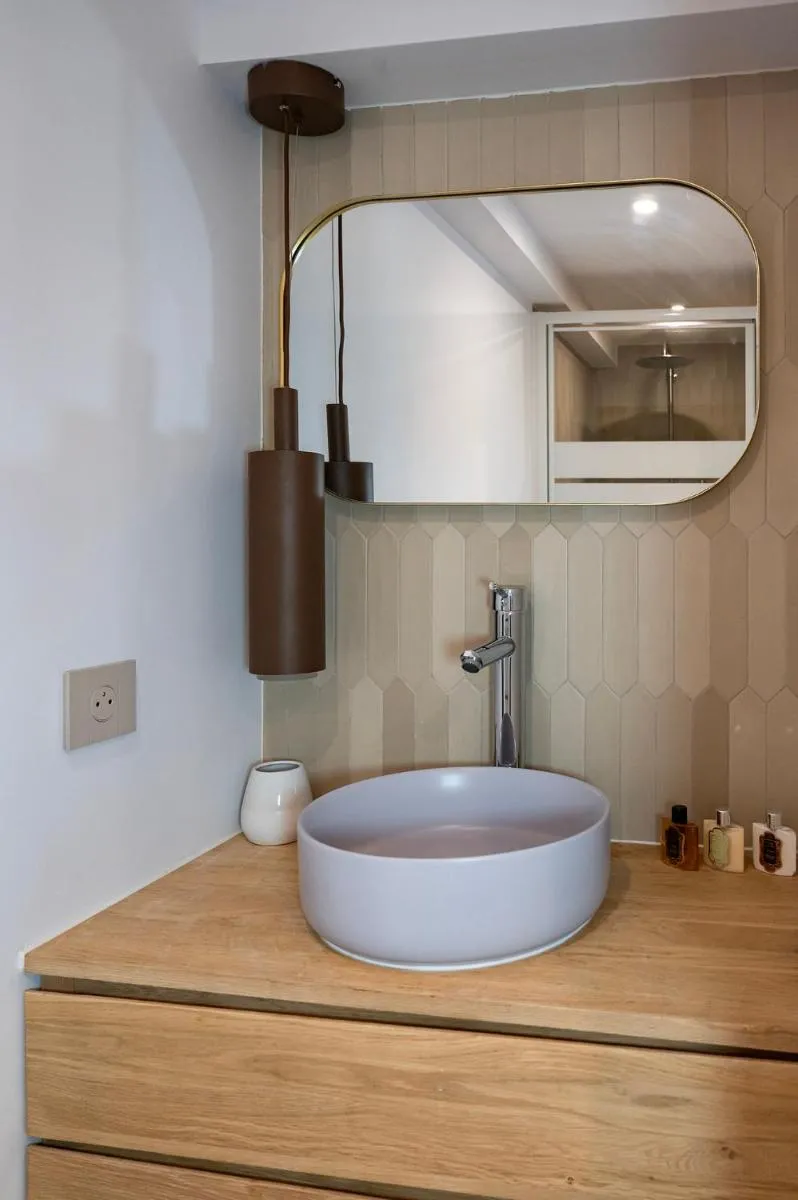 Image 5 of Beau studio rénové dans résidence avec piscine ref C1