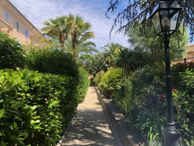 Image 2 of Belle résidence au centre de Saint Tropez avec piscine et garage