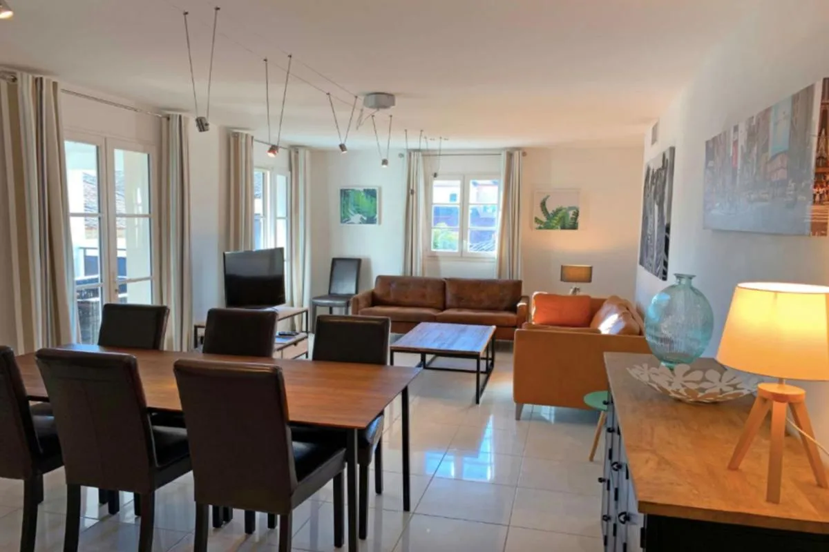 Image 4 of Bright Flat In The Heart Of Saint Tropez