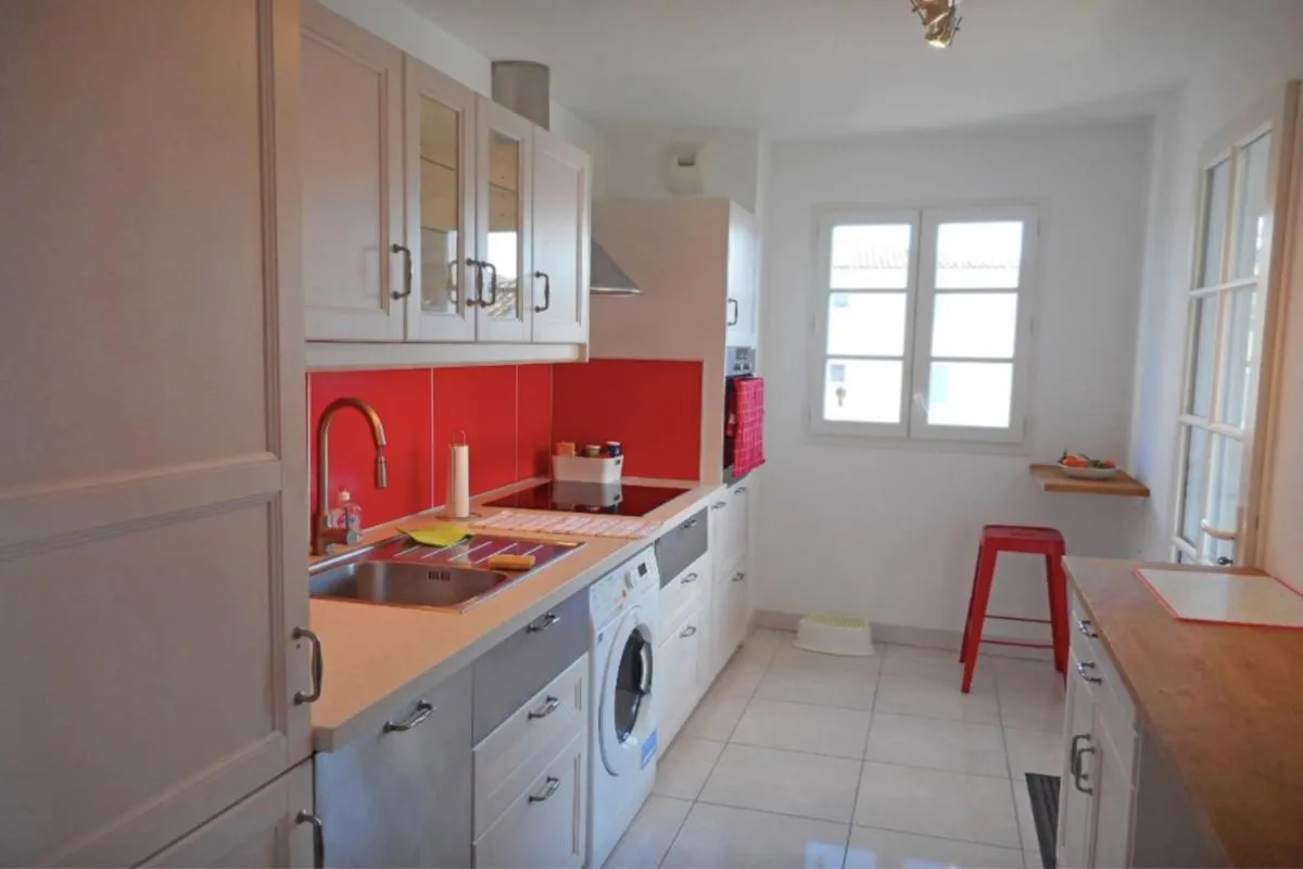 Image 5 of Bright Flat In The Heart Of Saint Tropez