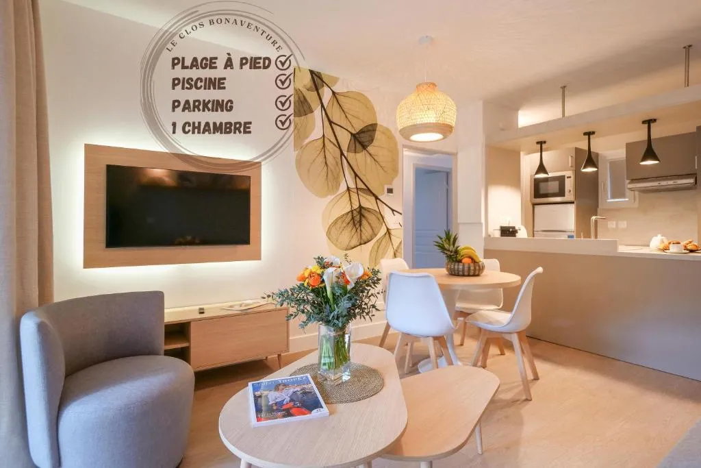 Image of Brise Marine piscine St Tropez II