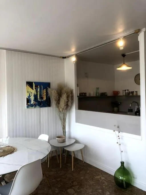 Image 4 of Brise Tropézienne : Vue Mer / 2 chambres / Parking
