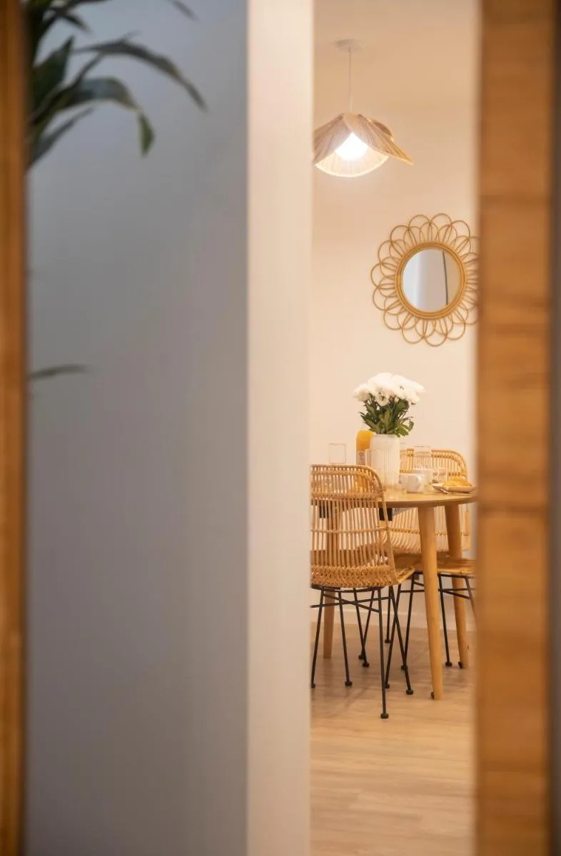 Image 5 of CMG – Appartement rénové – 2BR/6p – Hyper centre St Tropez