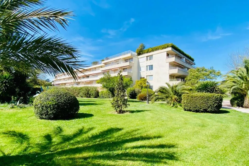 Image of Charming Studio With Pool In Saint Tropez