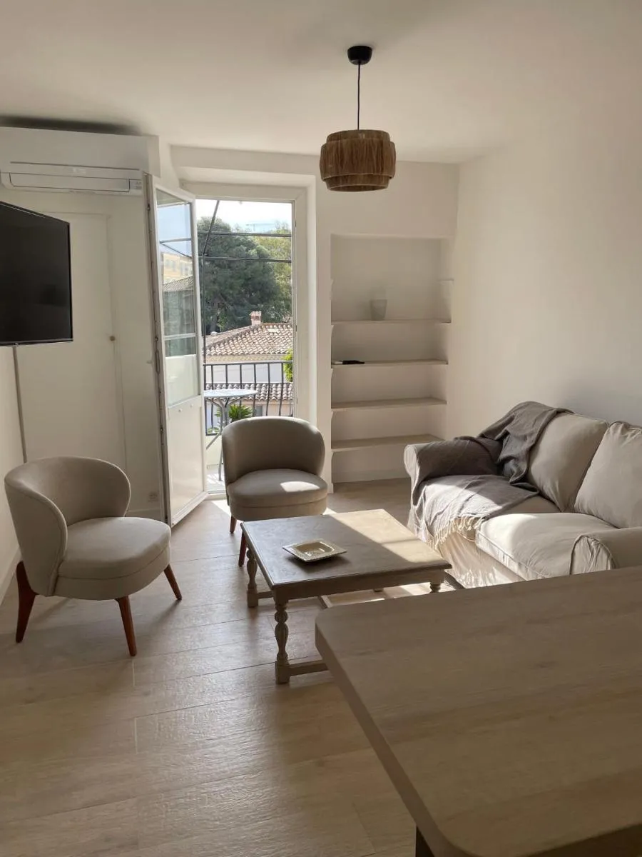 Image 5 of Duplex place des lices