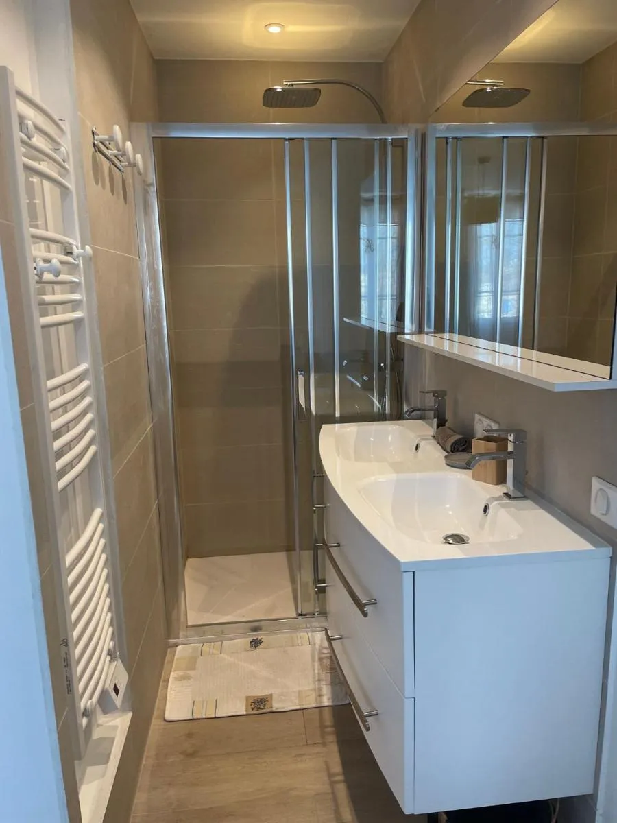 Image 6 of Duplex place des lices
