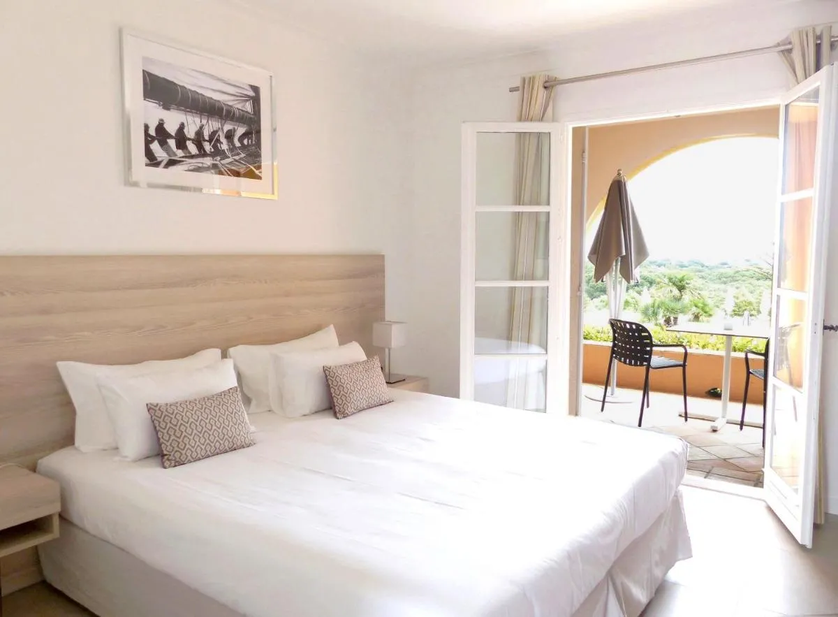 Image 4 of Hôtel les Bouis – Vue mer