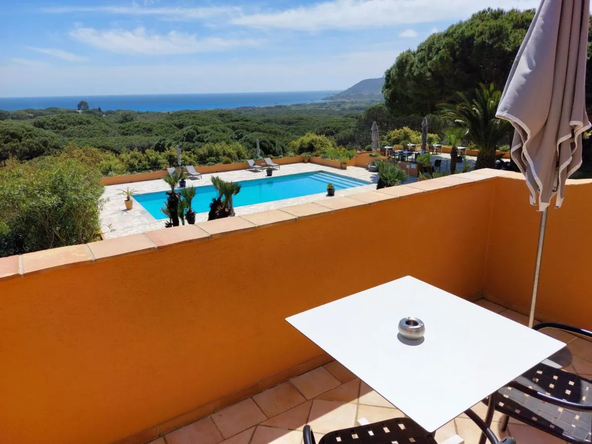 Image 5 of Hôtel les Bouis – Vue mer