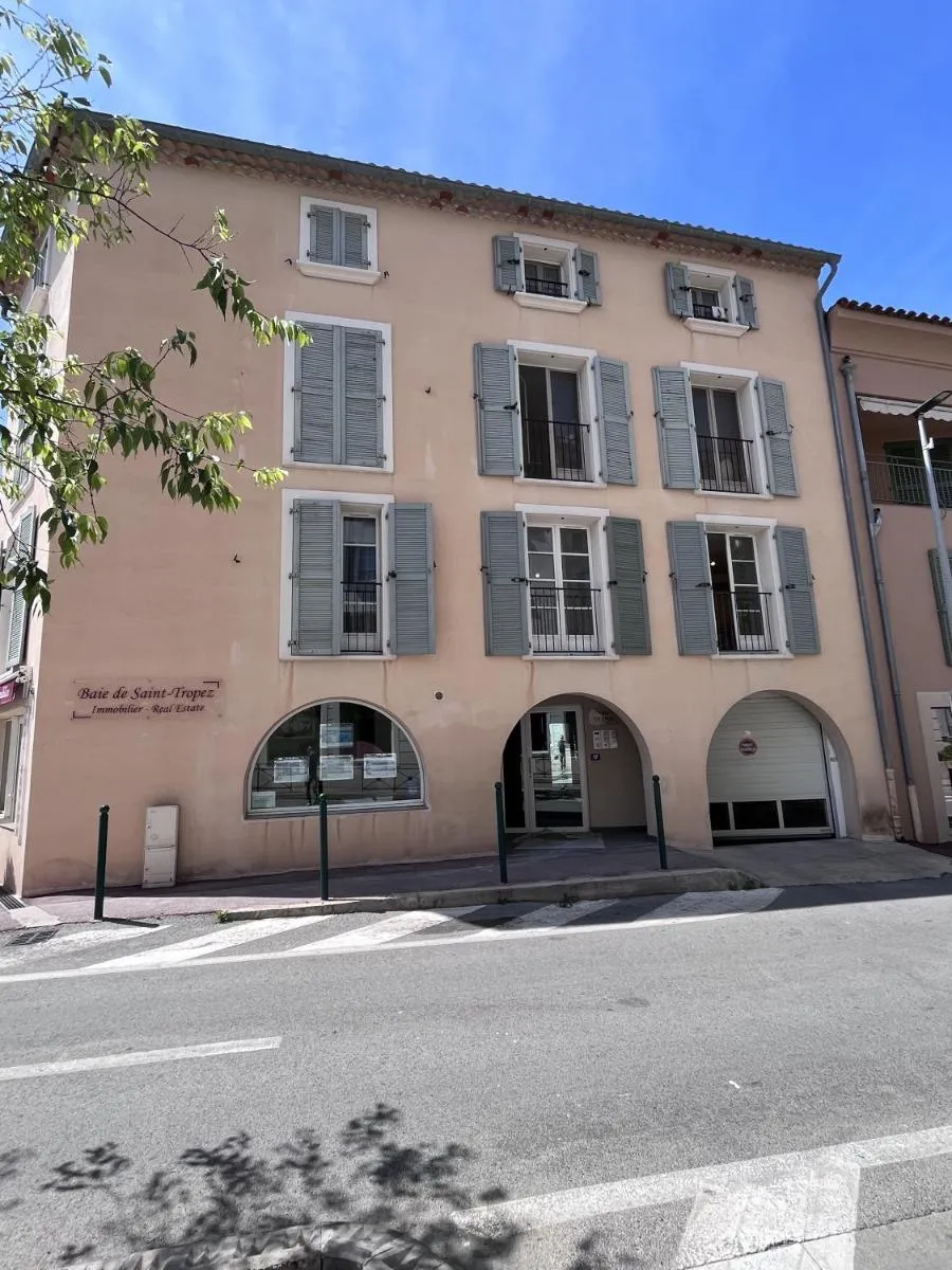 Image 5 of Joli studio avec terrasse à 100m de la place des Lices ref K1