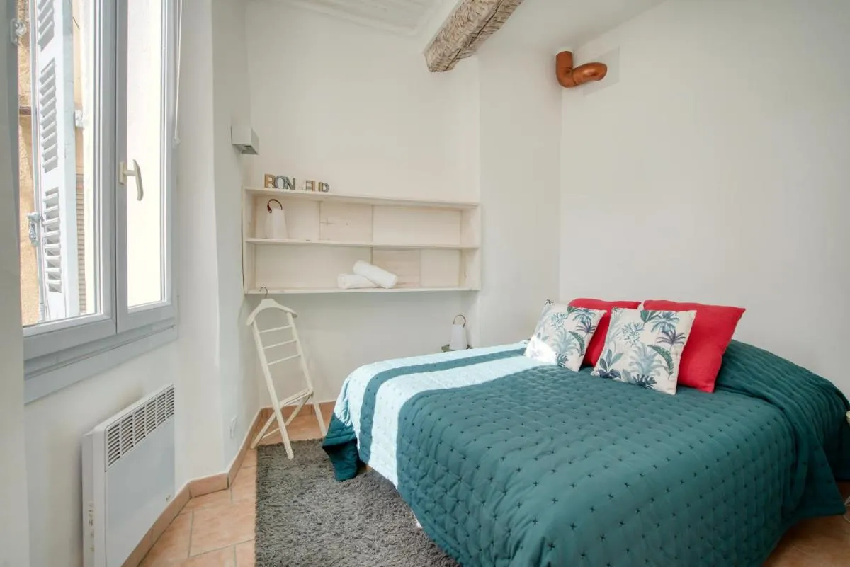 Image 3 of L’atelier du Portail 9