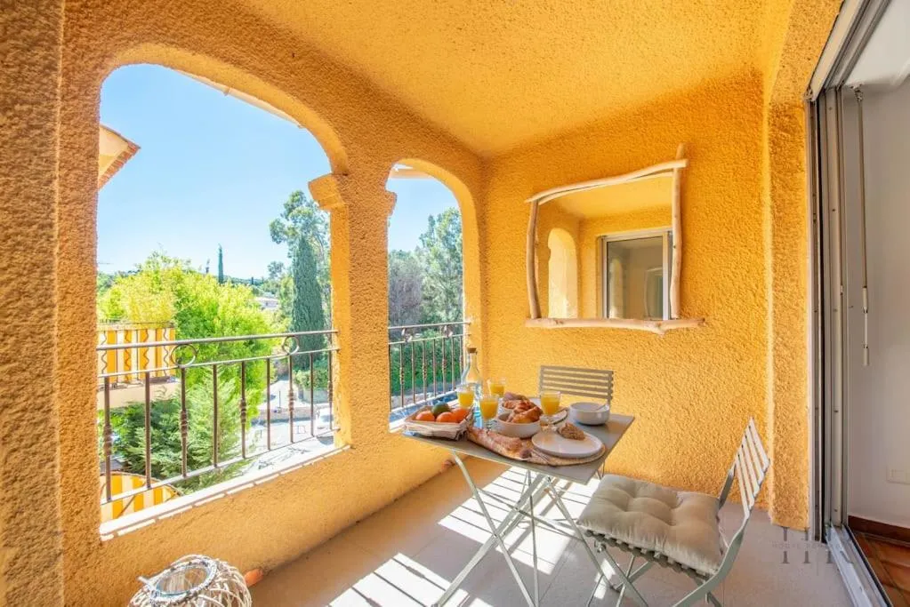 Image 1 of Magnifique duplex avec terrasse et piscine