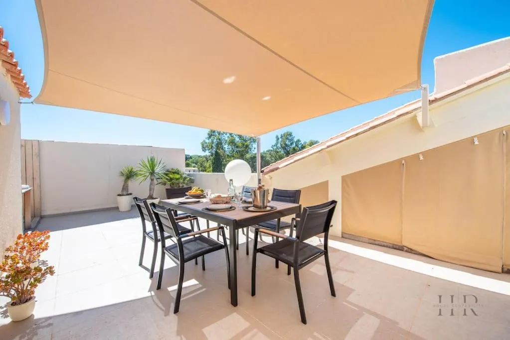 Image 3 of Magnifique duplex avec terrasse et piscine
