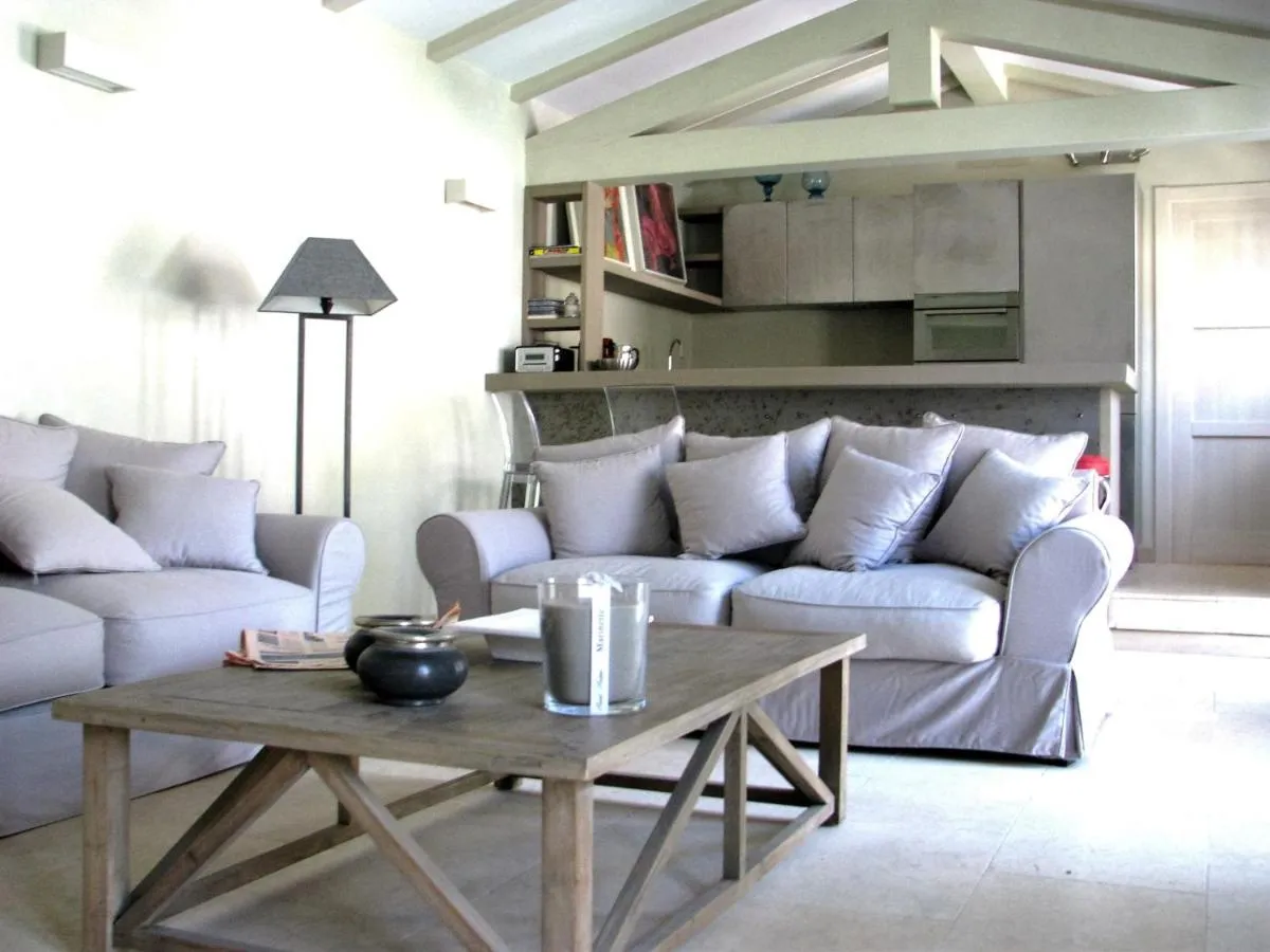 Image 2 of Maison RR