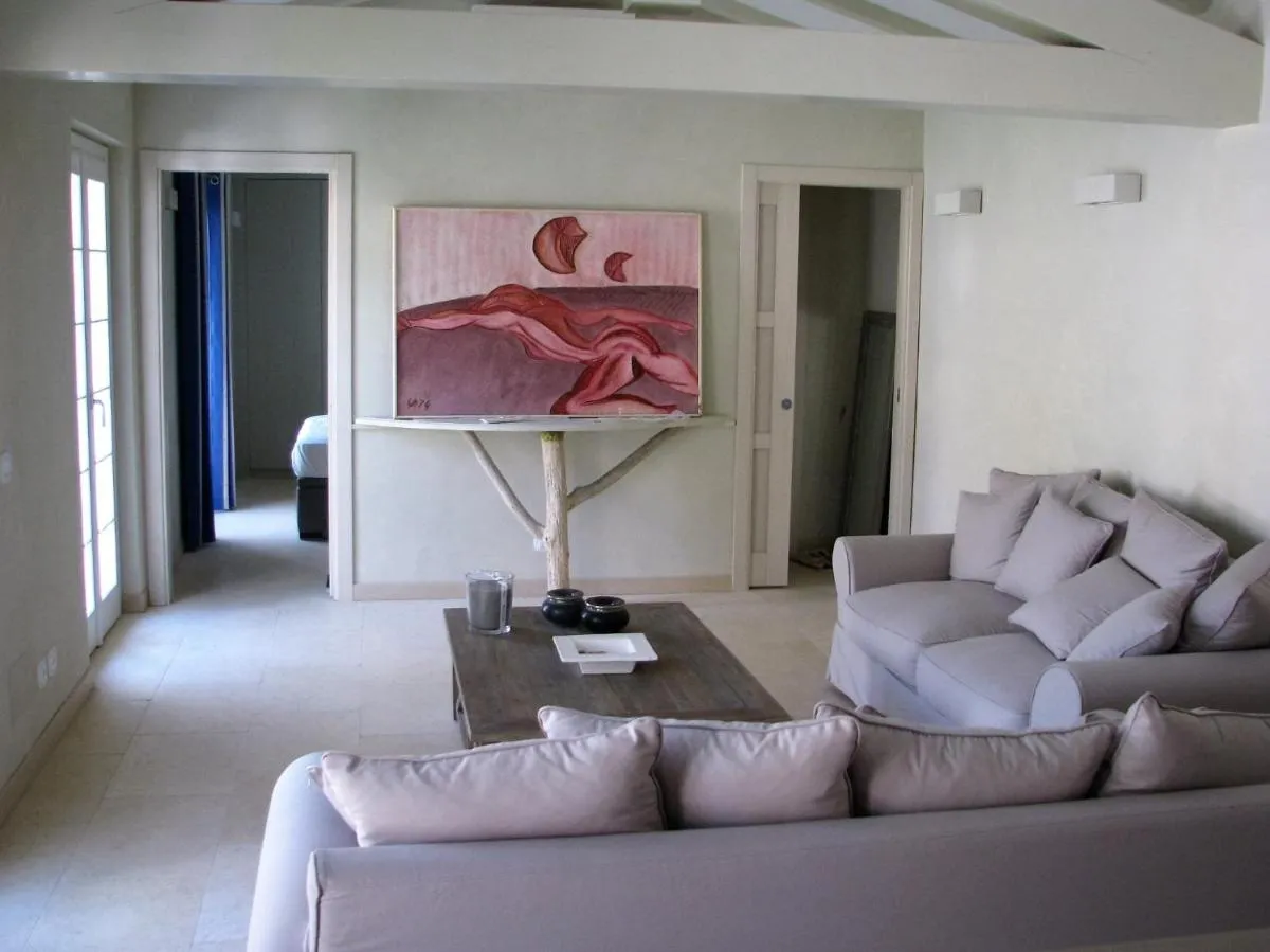 Image 1 of Maison RR