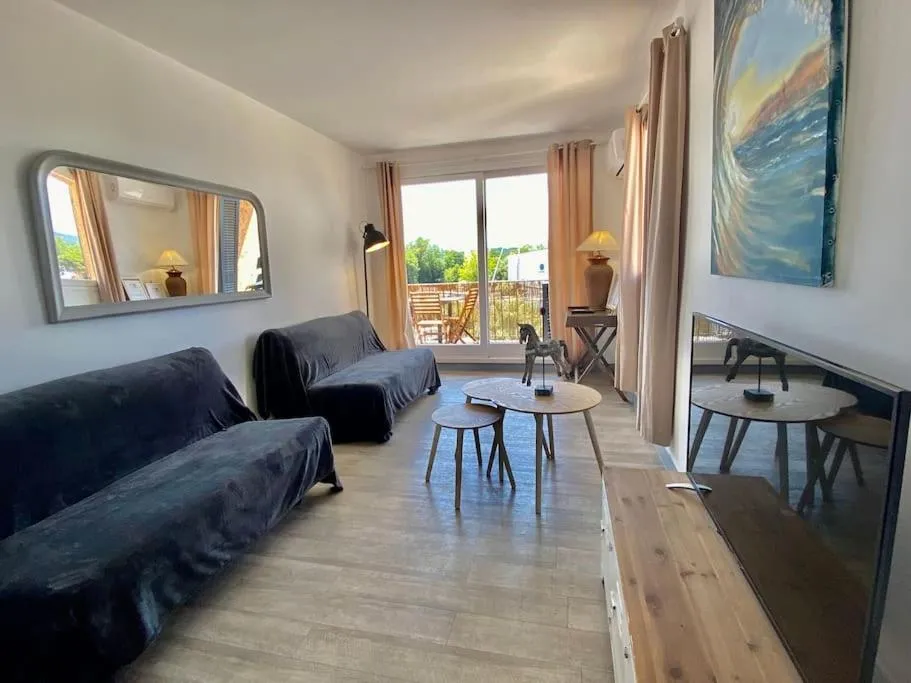 Image 6 of MarinesAppartement, 2min Plage, accès direct port